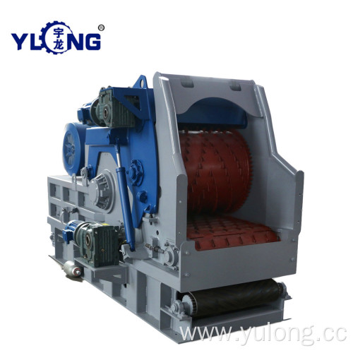 Machinery for Crushing Wood Logs into Chips